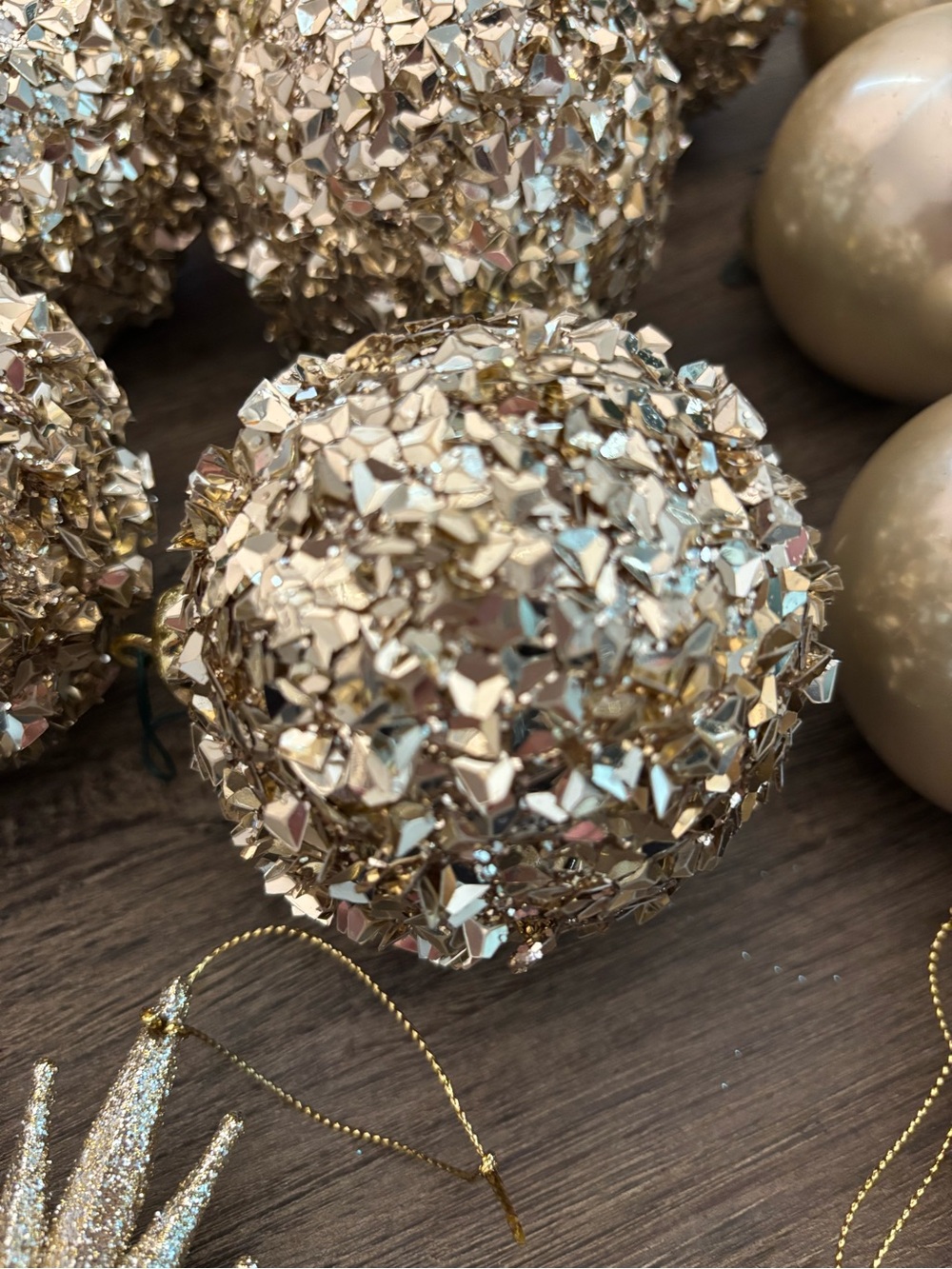 16 Gold Christmas Ornaments - Picture 5 of 5